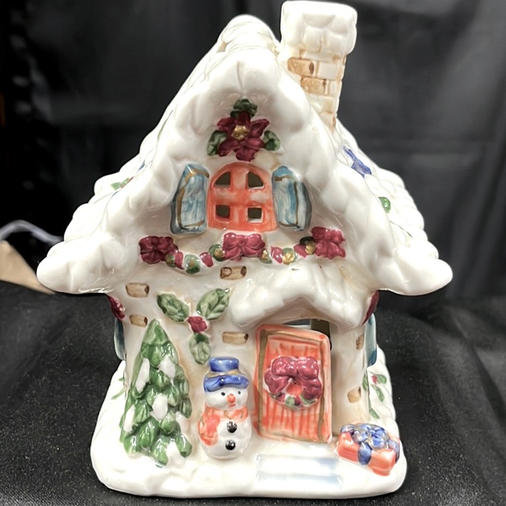 Treasured Times Holiday Collection Porcelain Tea-light Cottage.